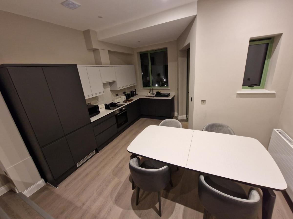 Вилла Stunning Newbuilt 3 Bed House Sleeps 9 Эдмонтон Экстерьер фото